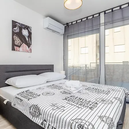 Luxurious Home In Njivice بيت للعطل
