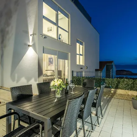 Luxurious Home In Njivice * Njivice